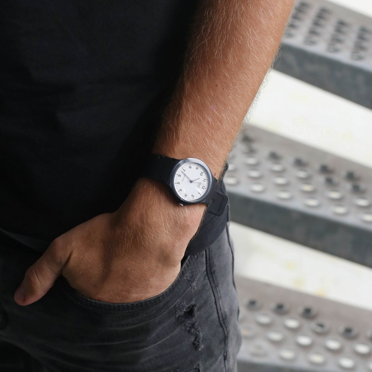 Casio Armbanduhr MQ-24-7BLLEG