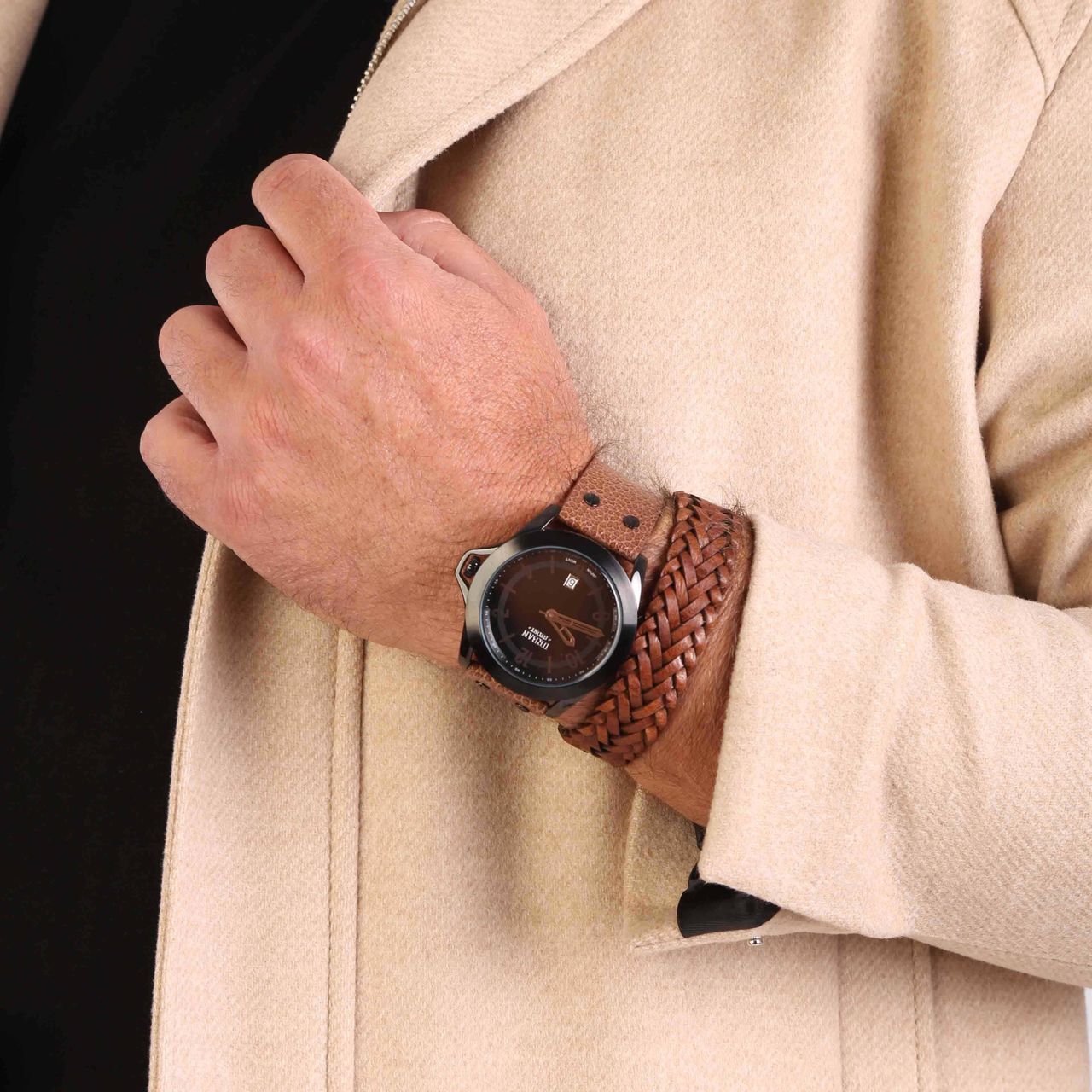Urban Story Armbanduhr mit einem braunen Lederband