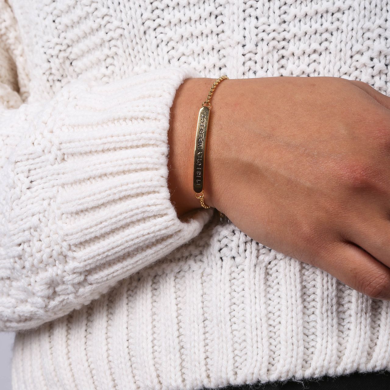 Stalen goldplated plaatarmband met hanger voor dames