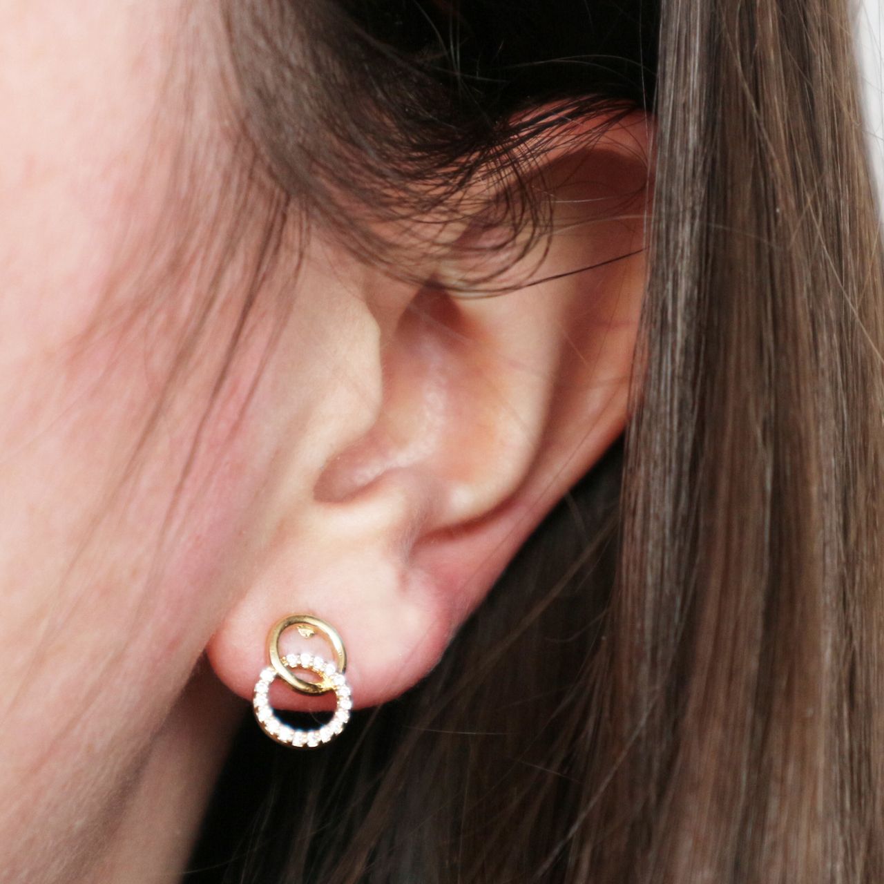 Goldplated oorbellen cirkels met zirkonia