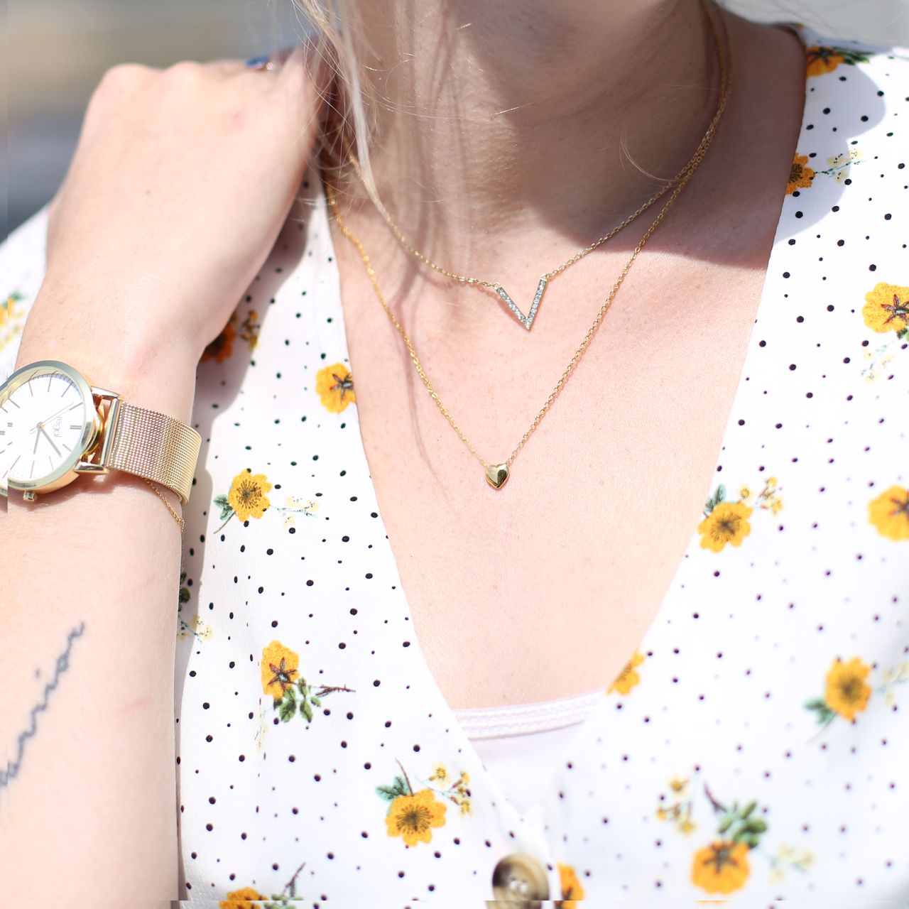 Goldplated ketting met hanger V met zirkonia voor dames