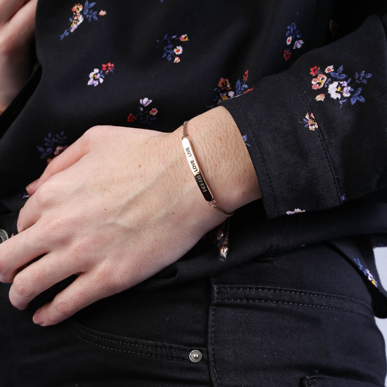 Plattenarmband, Edelstahl, rotvergoldet ,,dream.love.live"