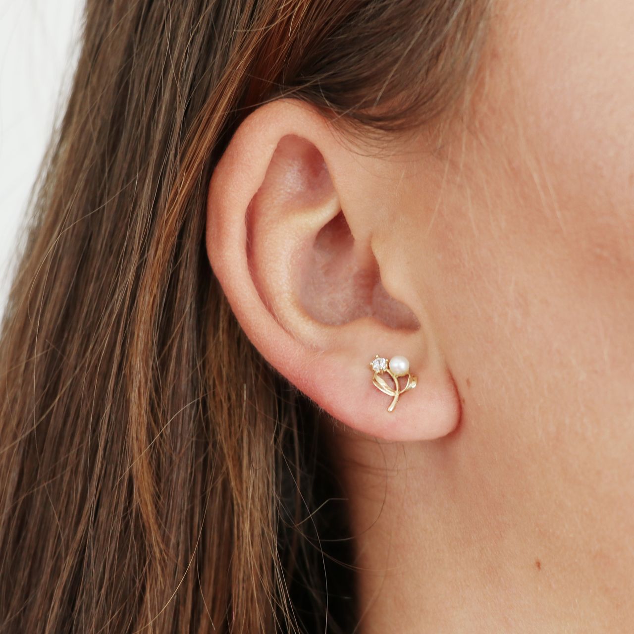 375 Gold Ohrstecker, Blume mit Perle und Zirkonia