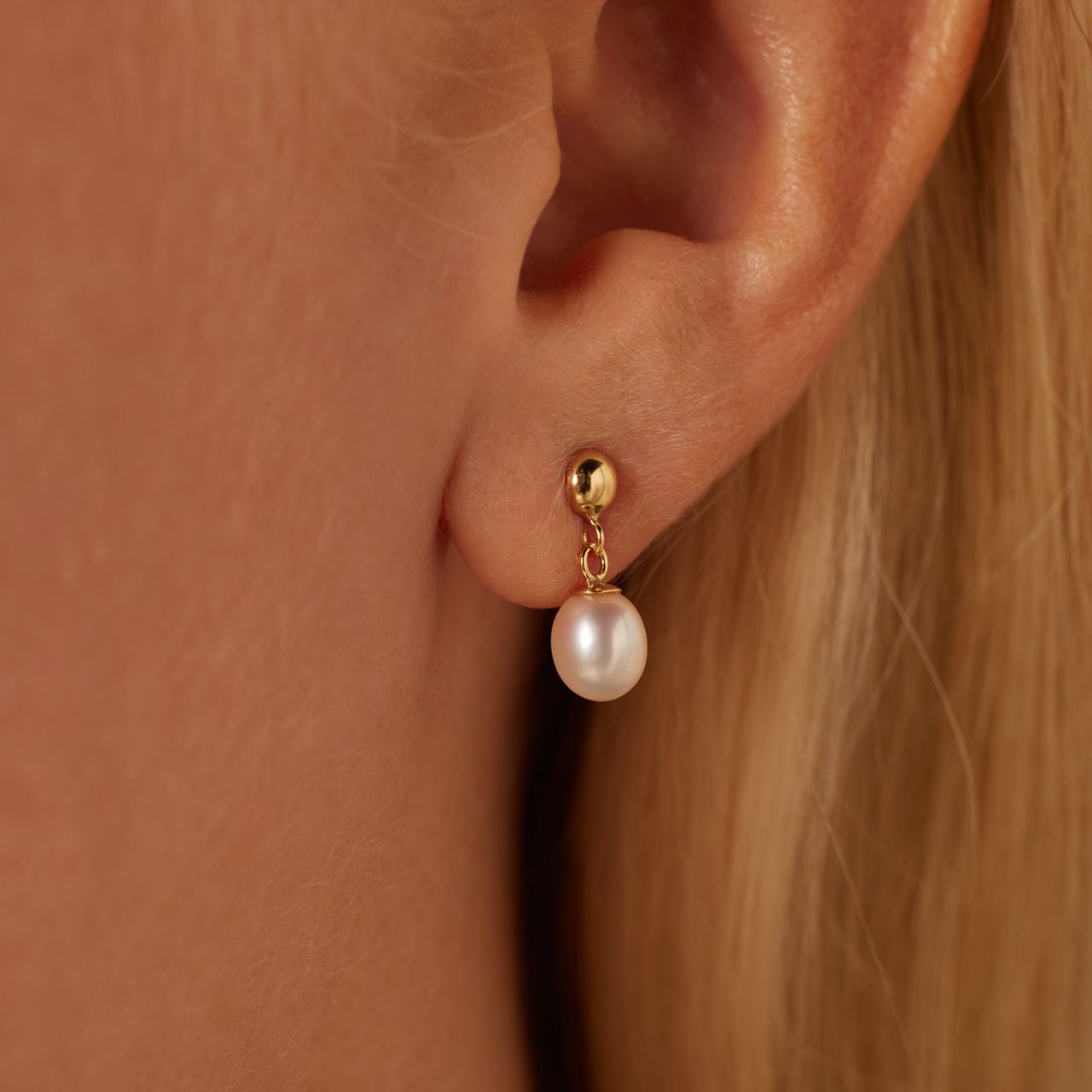 375 Gold Ohrringe, mit Perle