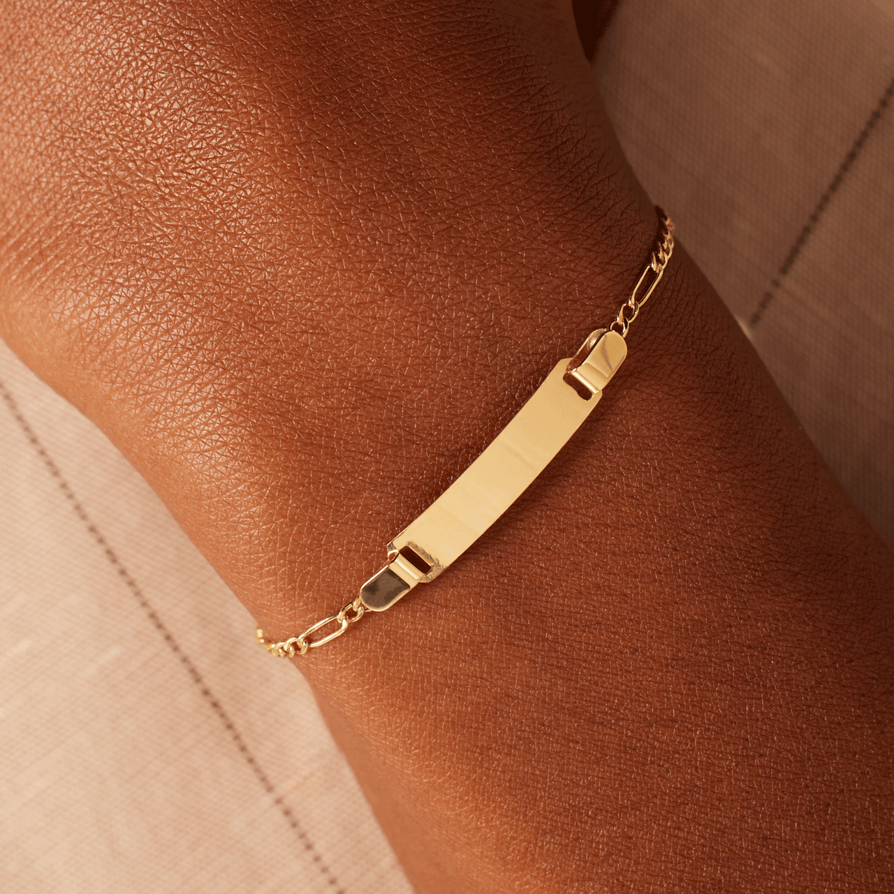 9-karätiges Plattenarmband Figaro