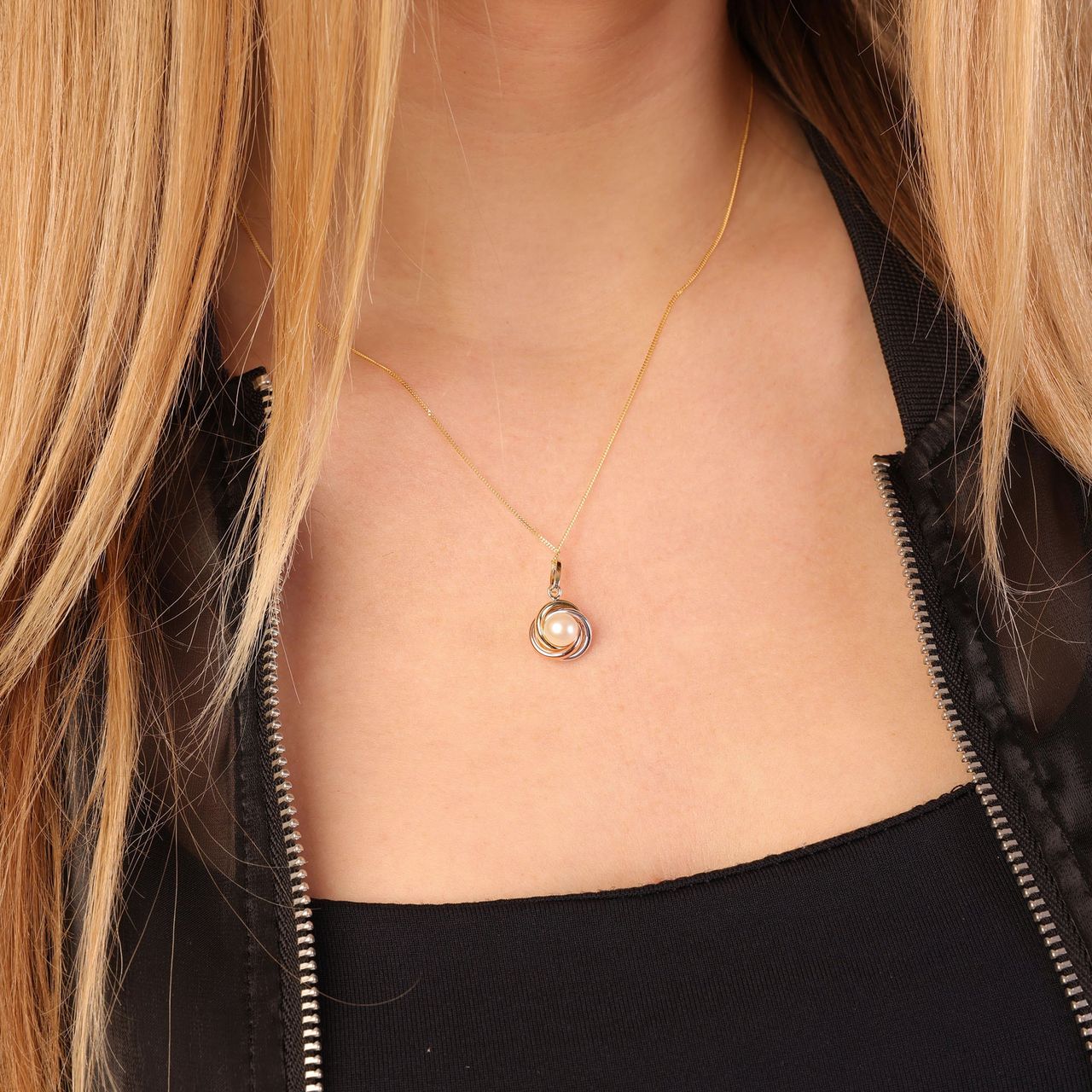 375 Gold dreifarbige Halskette mit Knotenanhänger mit Perle