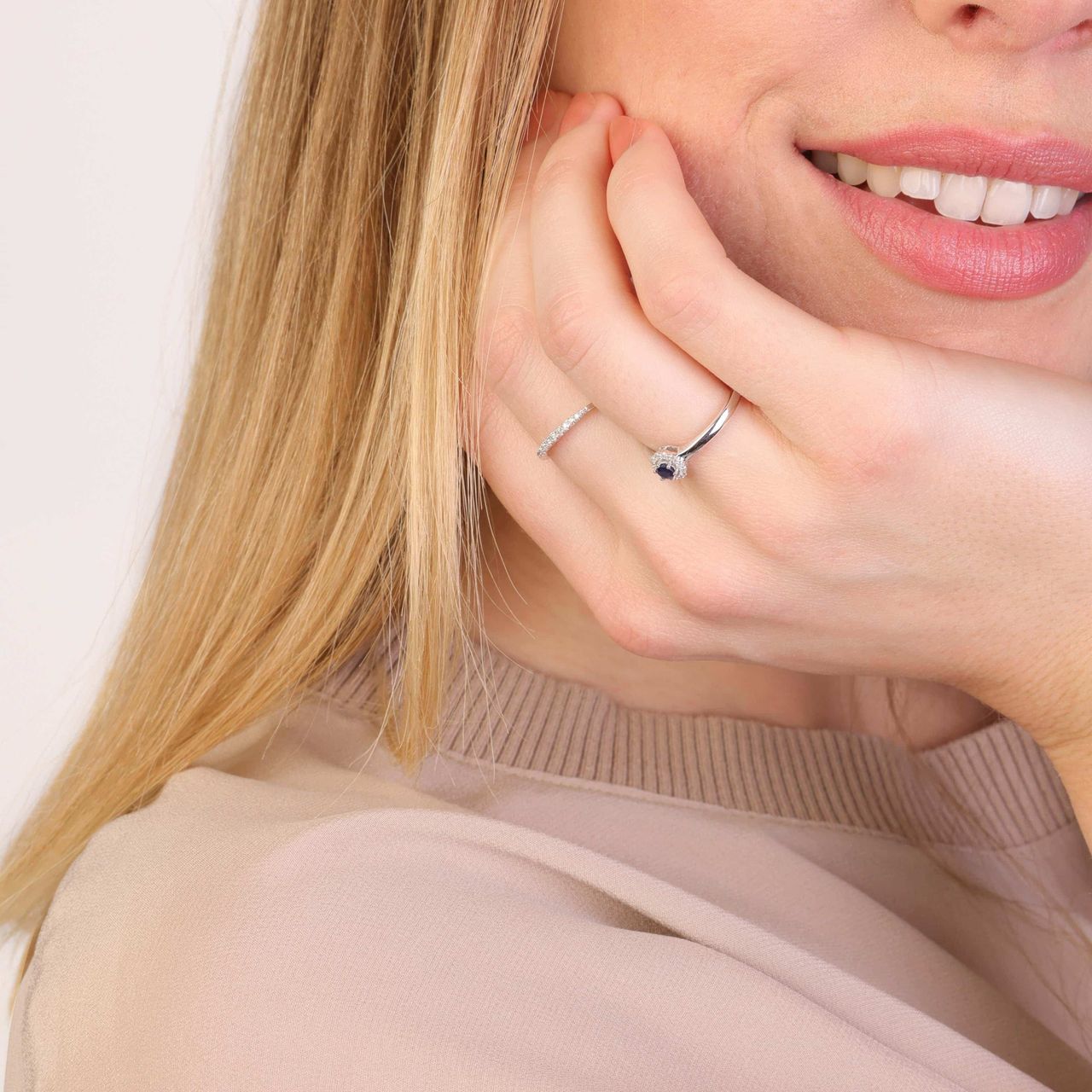 14K Witgouden ring saffier en 12 diamanten 0.08ct