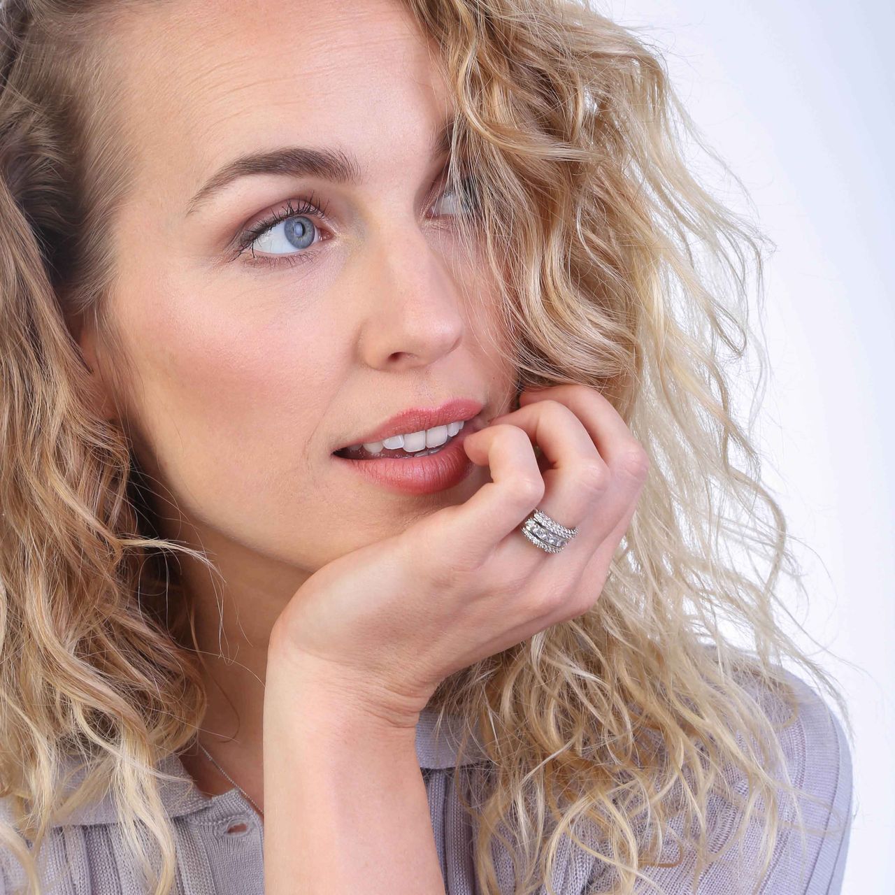 Zilveren ring breed met zirkonia