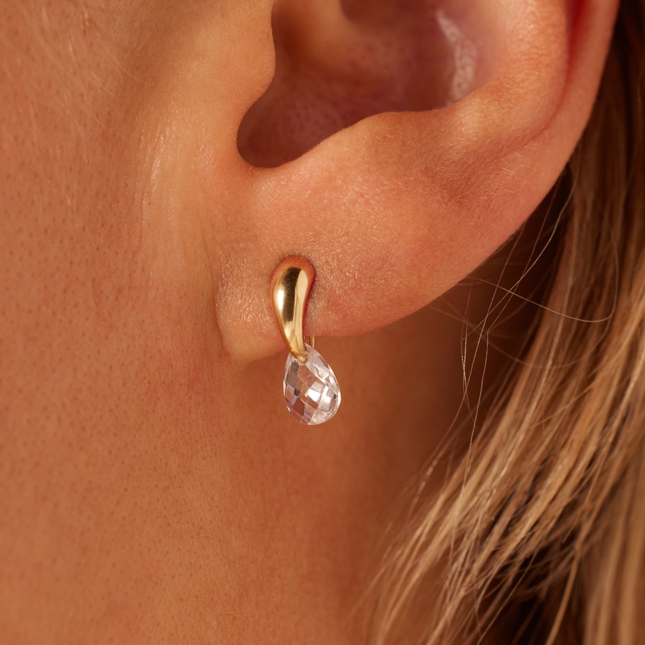 14 karaat geelgouden oorknoppen met zirkonia voor heren