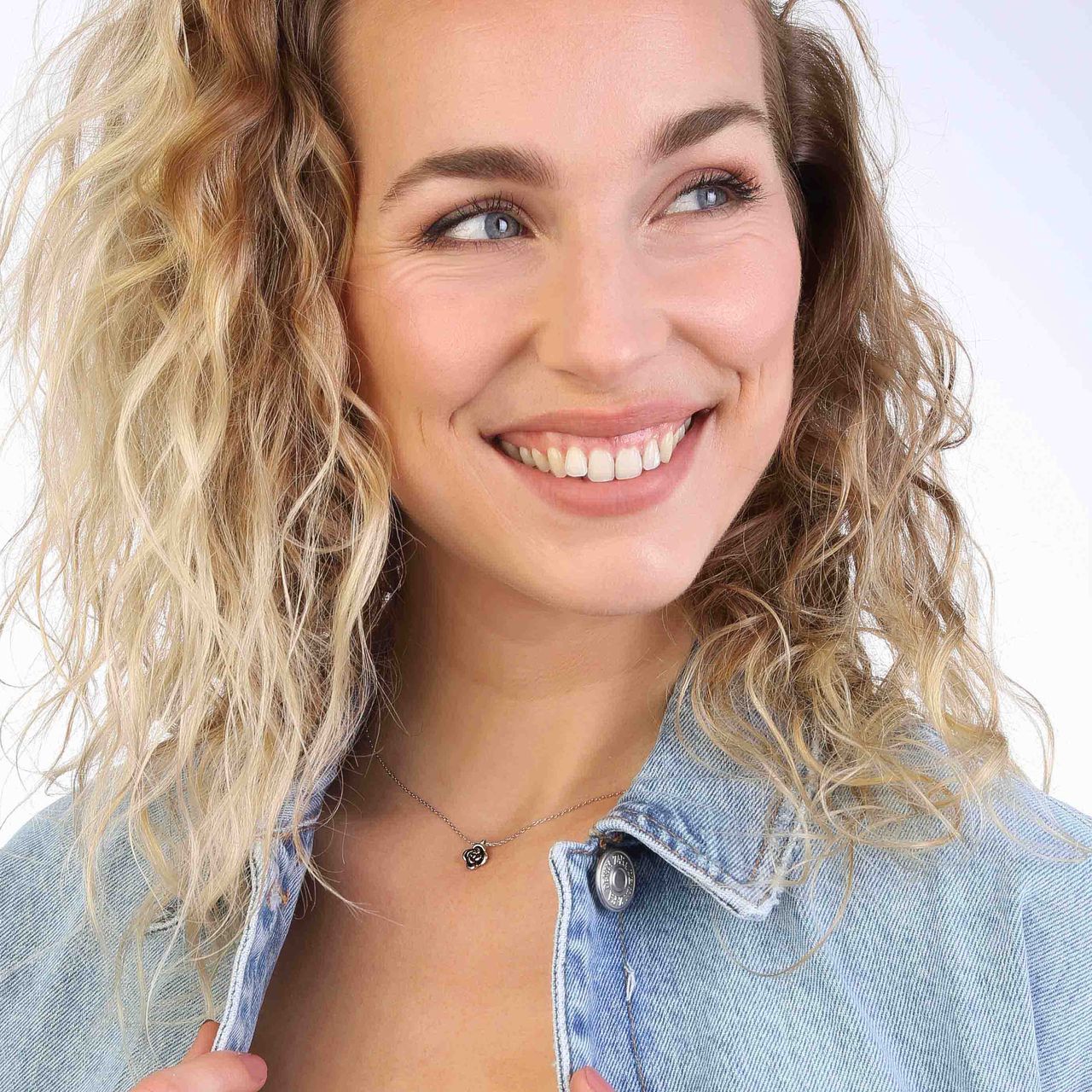 Zilveren ketting&hanger roos Bali