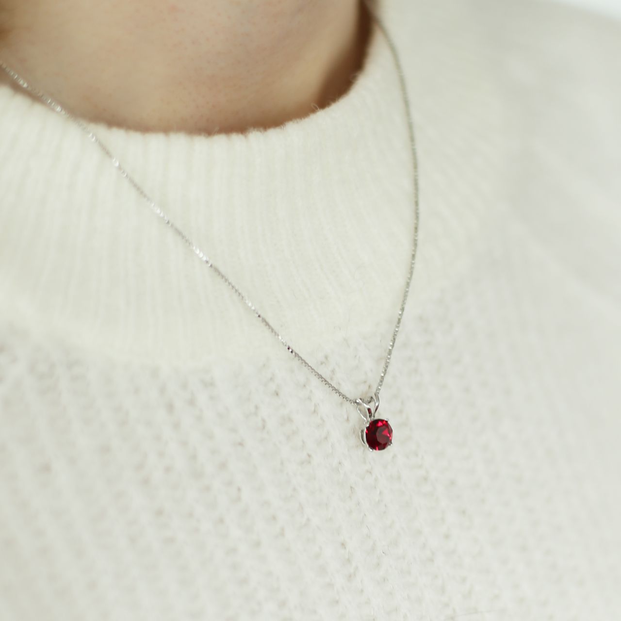 Zilveren ketting kristal ruby