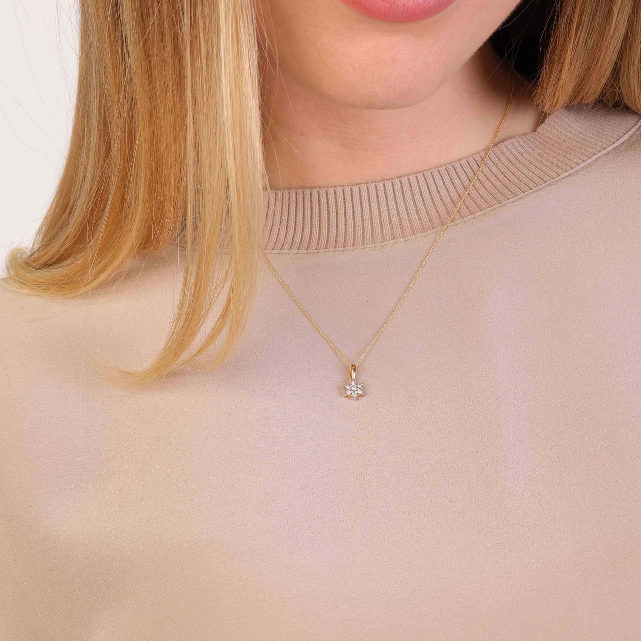 14 Karaat geelgouden ketting bloem 0,05ct