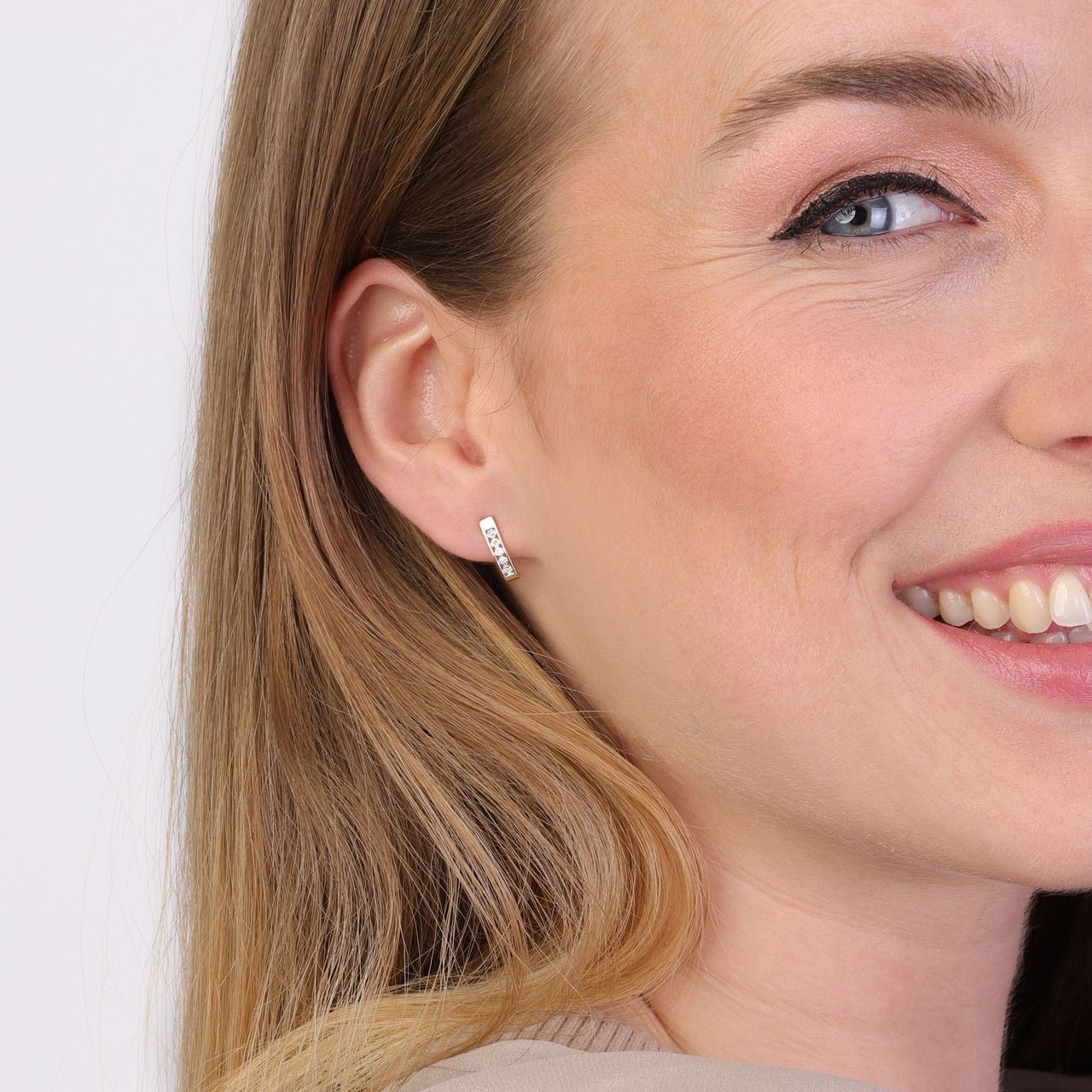 Diamond Luxury 14 karaat geelgouden oorknoppen met diamant 0,02ct voor dames