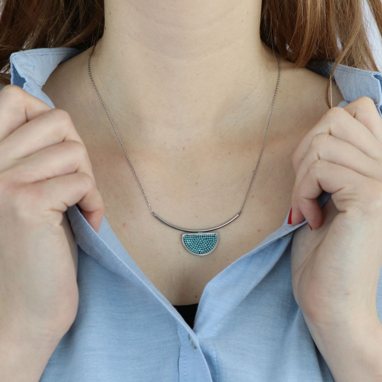 Gerecycled stainless steel ketting half rond turquoise kristal