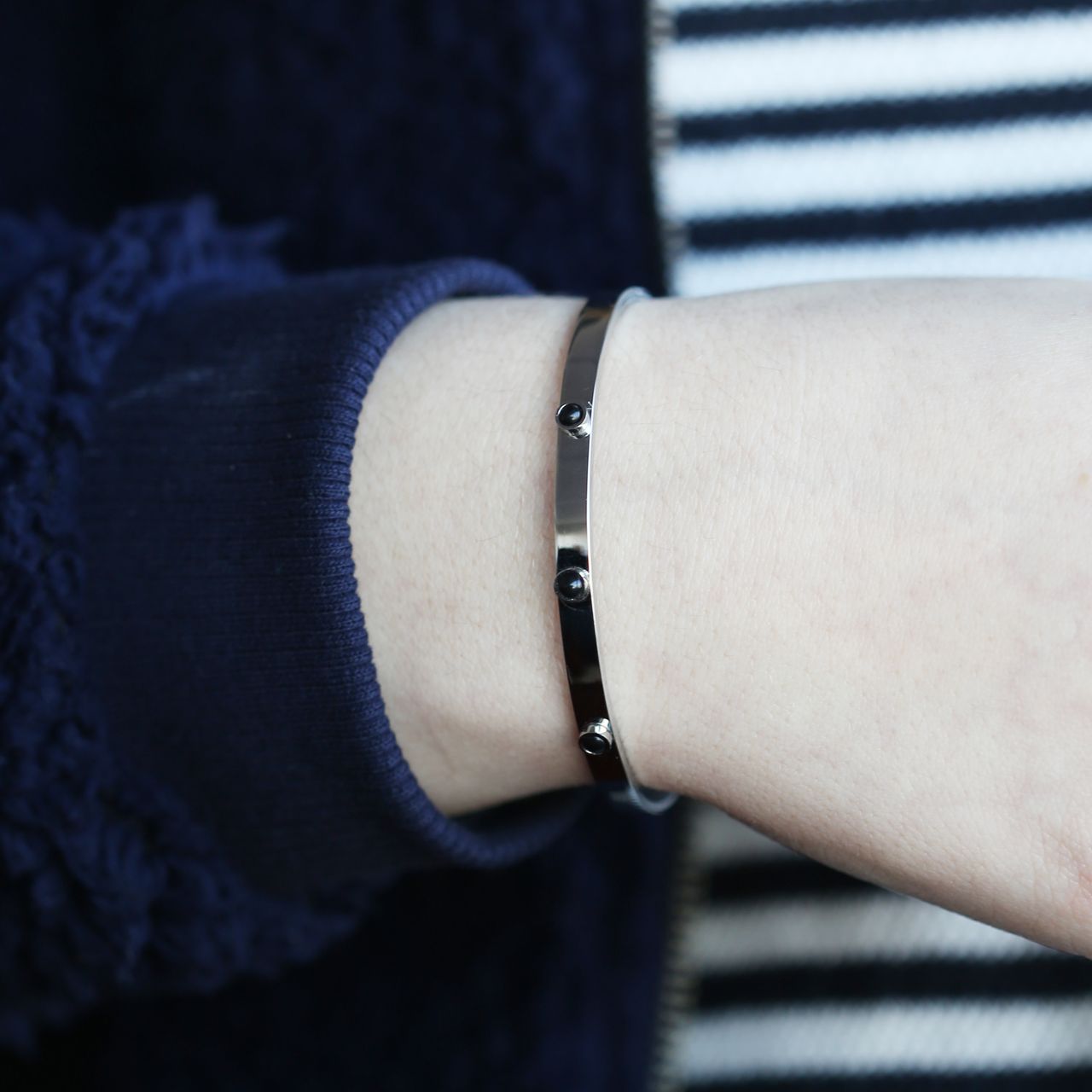 Gerecycled stainless steel armband bangle met zwart kristal