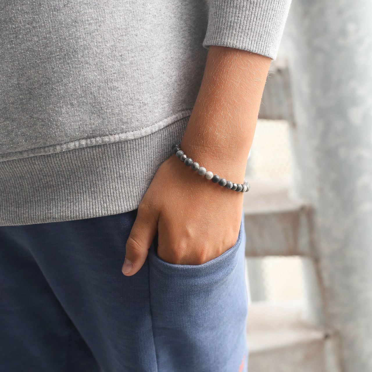 Jungenarmband aus Edelstahl mit meshy Natursteinen