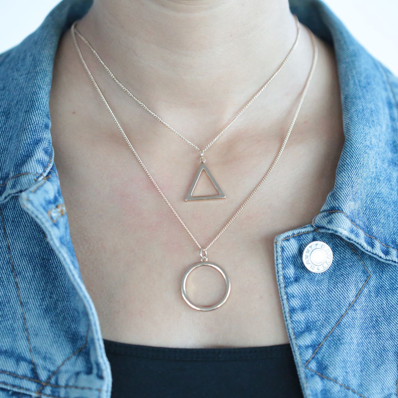 Goudkleurige byoux ketting met hanger