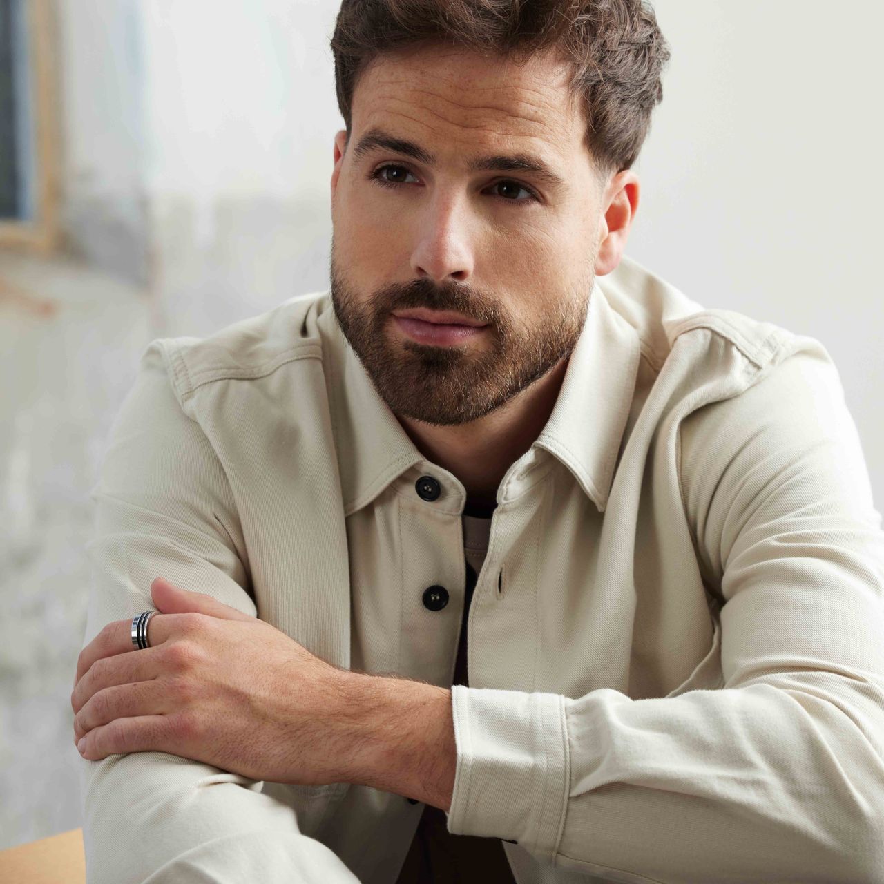 Gerecycled stainless steel heren ring met zwarte kabels