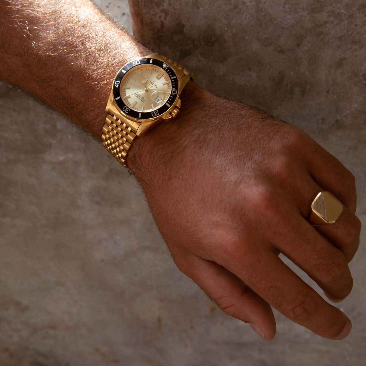 Zweifarbiger Ring aus 585 Gelbgold, sechseckig