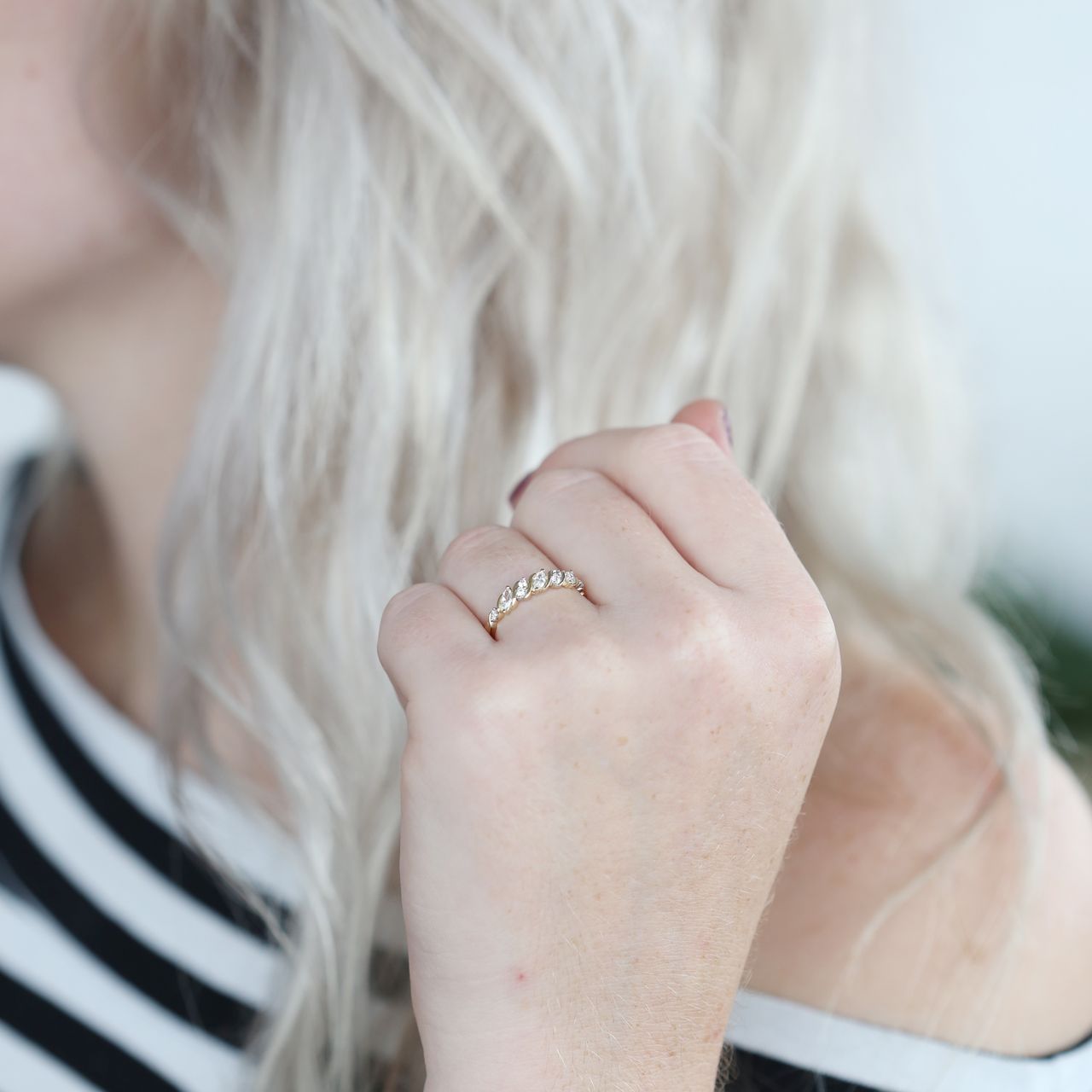 9 Karaat ring swirl met  zirkonia