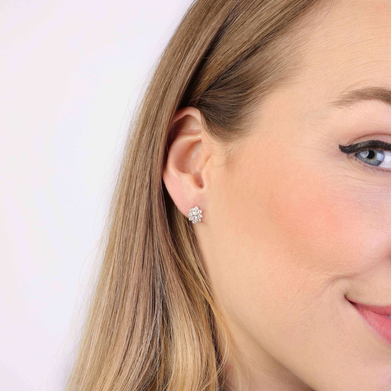 9 Karaat oorbellen entourage wit zirkonia