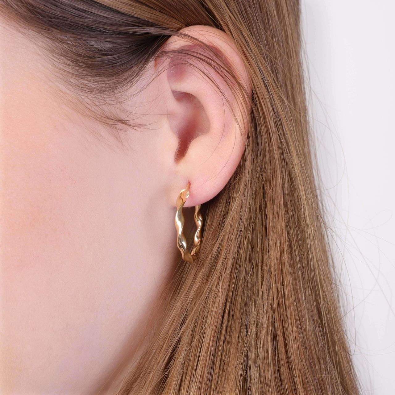 Gedrehte Creolen aus 375 Gold, 17 mm