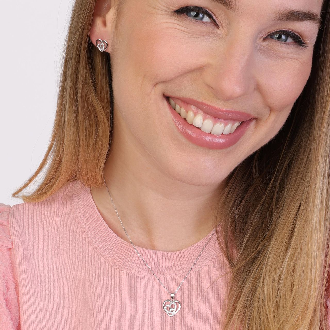 Set mit Halskette und Ohrringen aus 925 Silber, Herzen mit Zirkonia