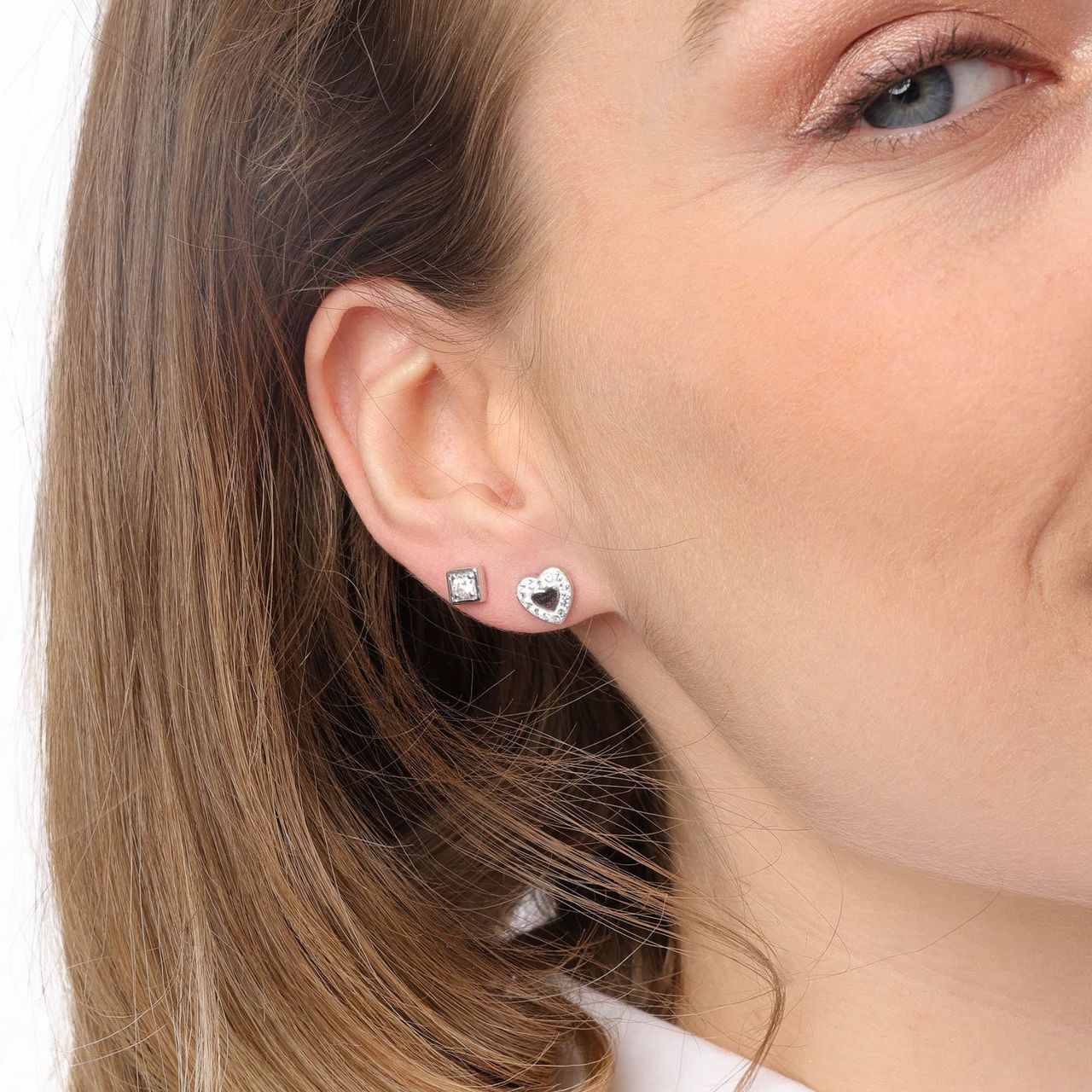 Zilveren oorbellen vierkant 6mm zirkonia