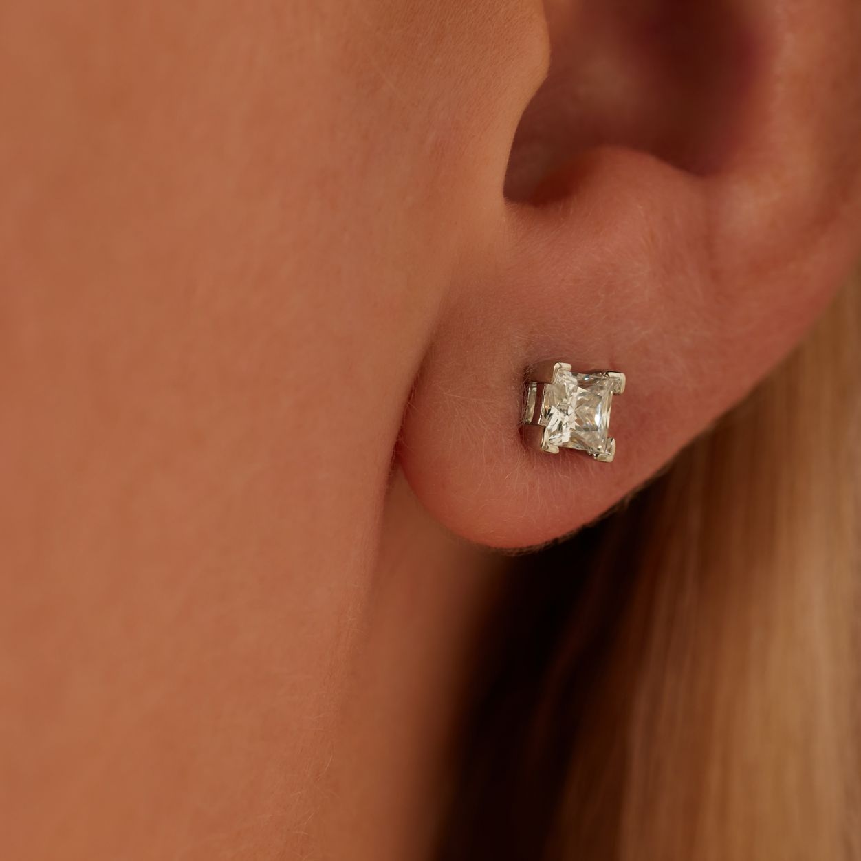 925 Silberohrringe viereckig mit Zirkonia, 4 mm
