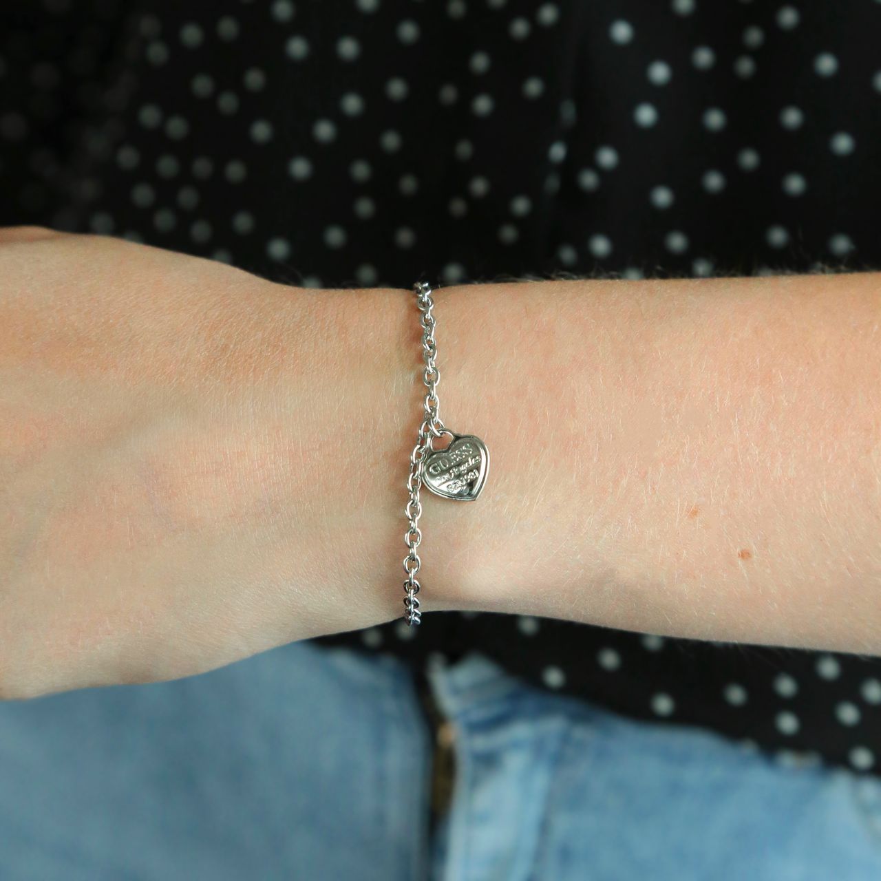 Guess stalen armband met hanger hart