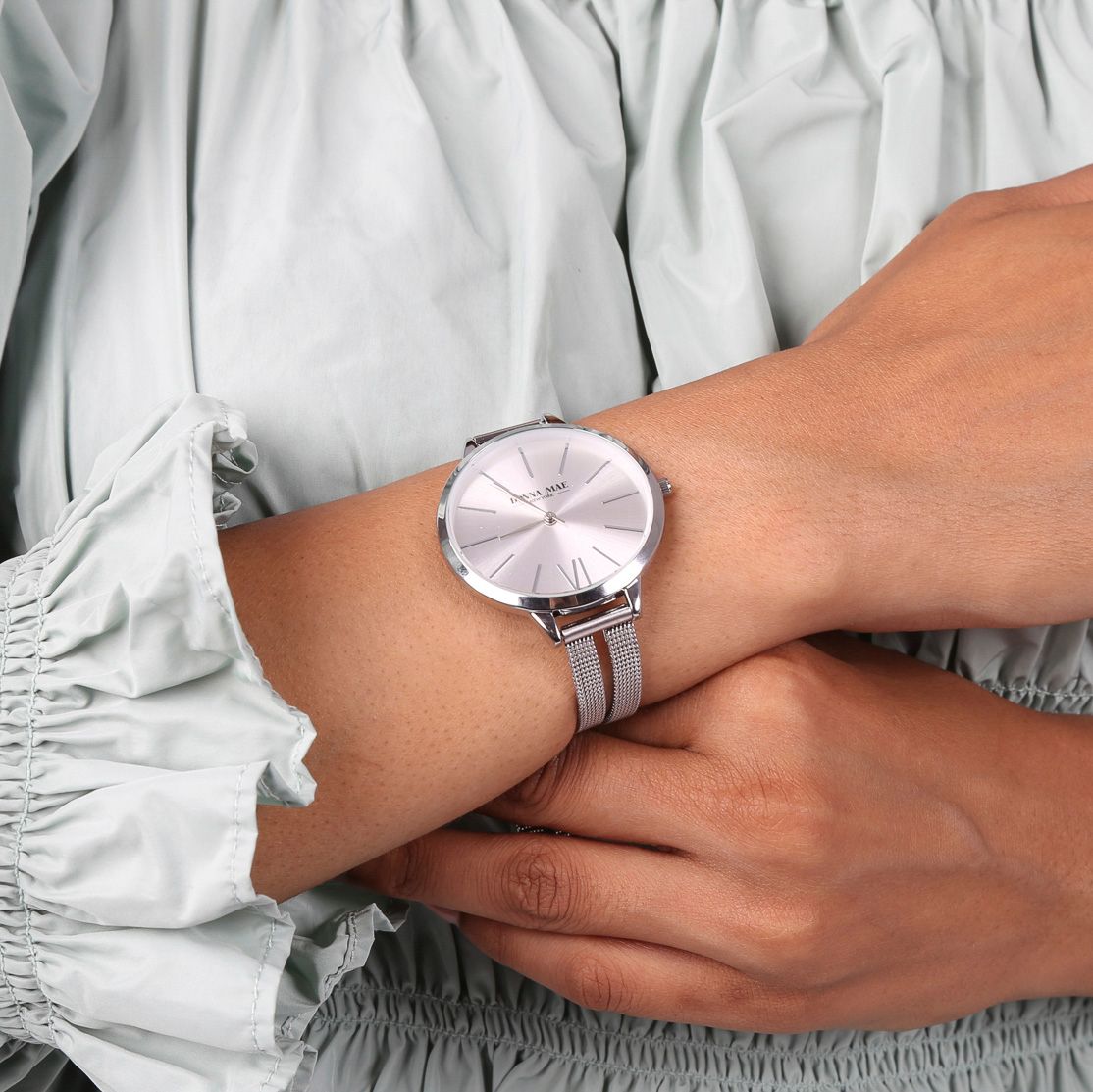 Donna Mae Uhr mit silberfarbenem Meshband