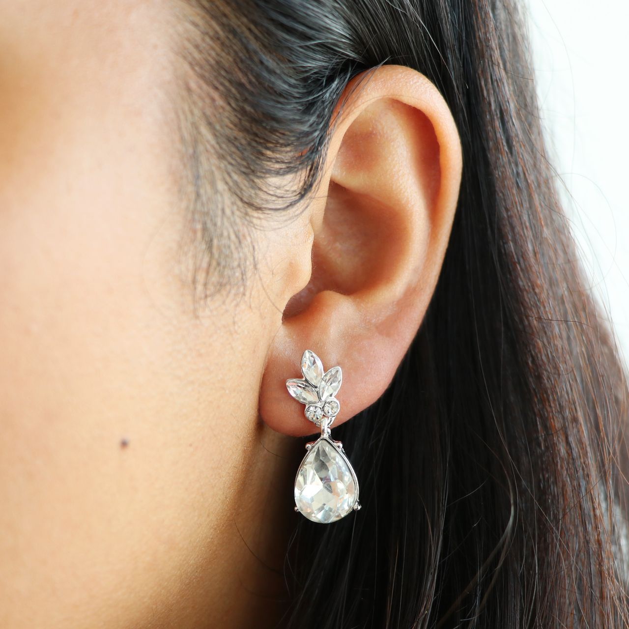 Zilverkleurige byoux oorhangers