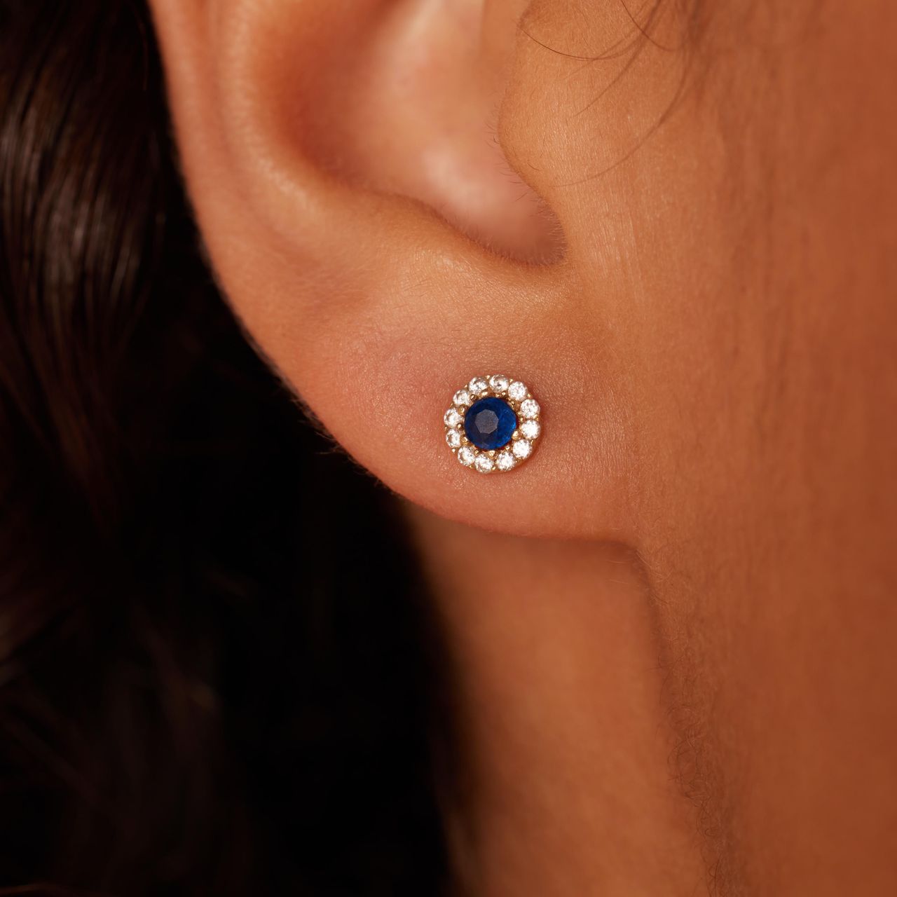 585 Gelbgold-Ohrringe mit weißem und blauem Zirkonia