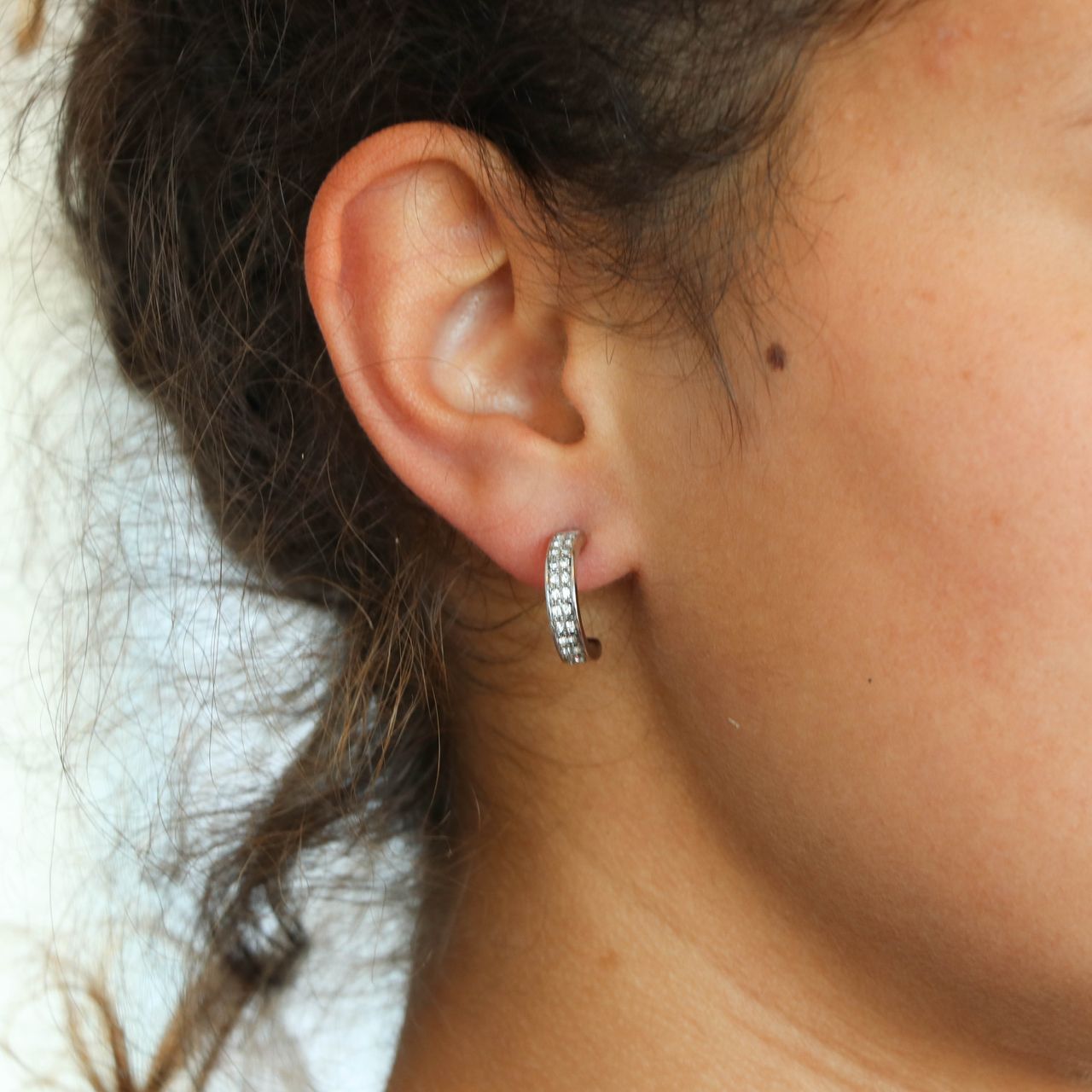 Zilverkleurige byoux oorringen