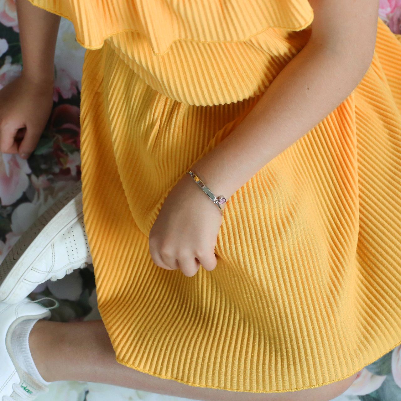 Gerecycled stainless steel kinderarmband licht roze kristal