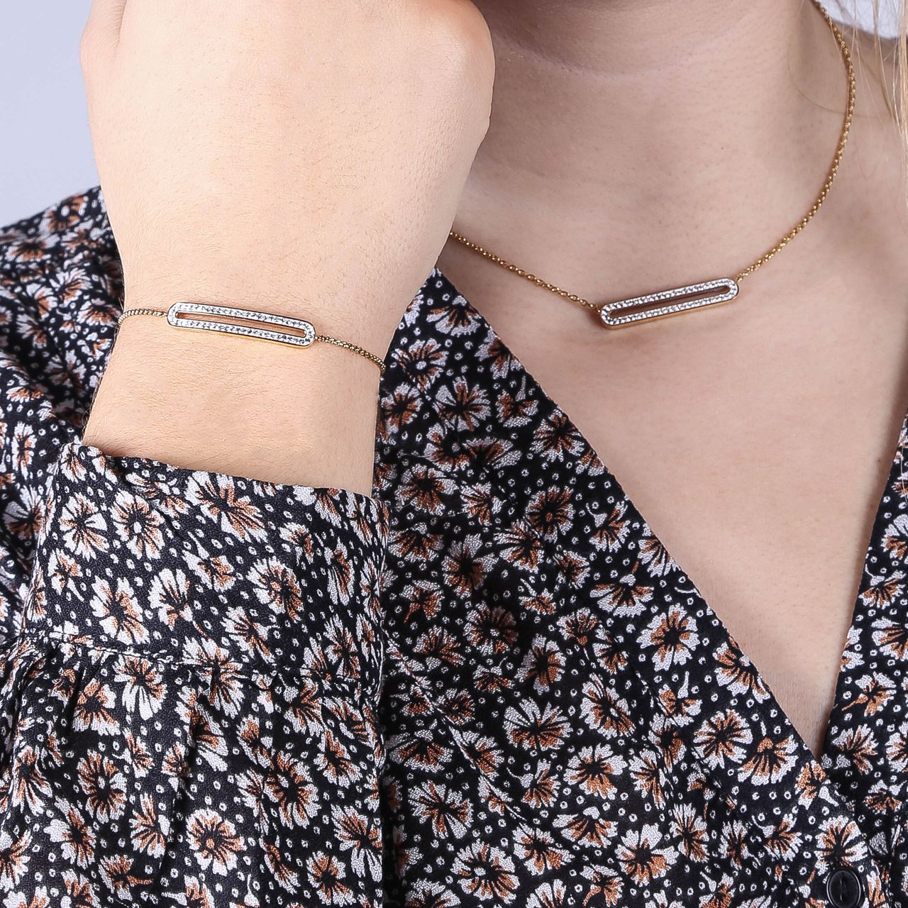 Edelstahlset, Gold, offener Steg mit Kristall