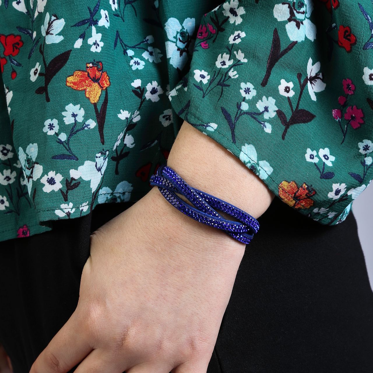 Bijoux goudkleurige wikkelarmband koningsblauw voor dames