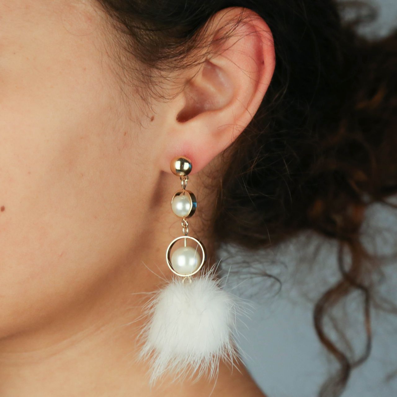 Goudkleurige byoux oorbellen fluf