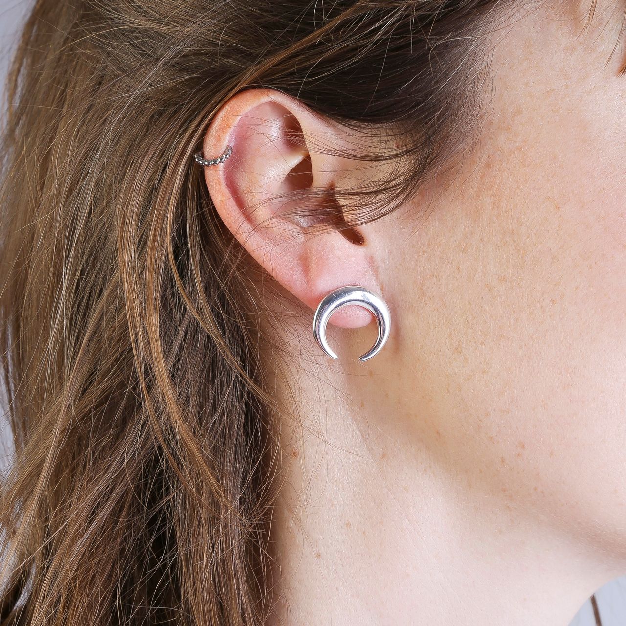 Bijoux zilverkleurige oorknoppen maantje voor dames