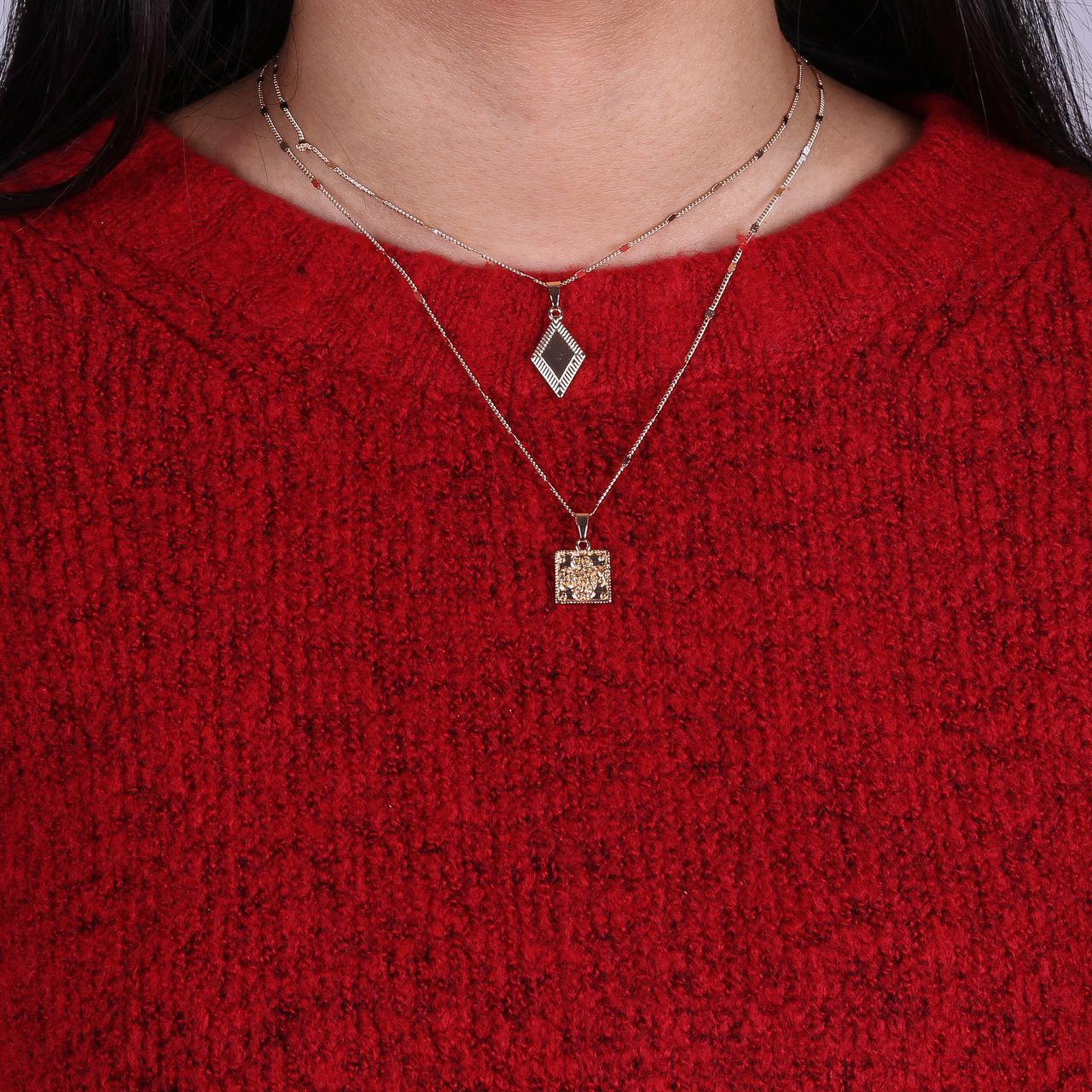 Zilverkleurige byoux ketting met vierkante hanger