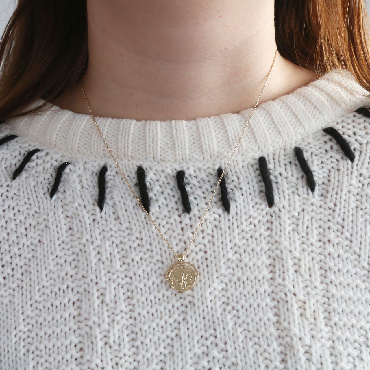 Bijoux goudkleurige ketting met hanger munt voor dames