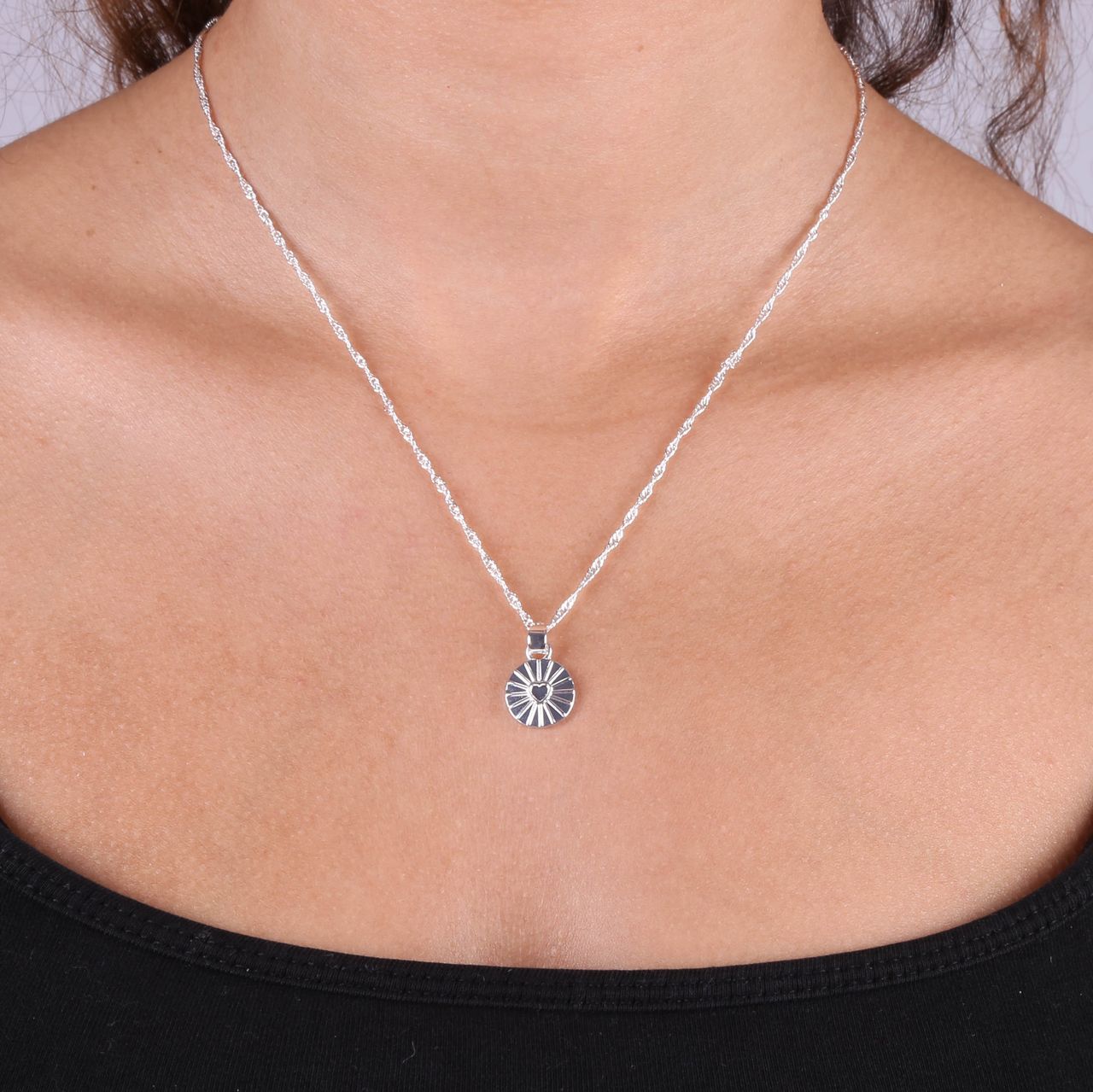 Zilverkleurige byoux ketting met hanger hart