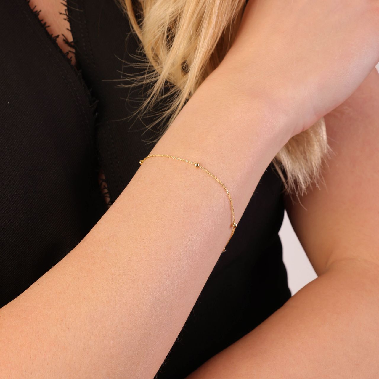 14 Karaat geelgouden armband met balletjes