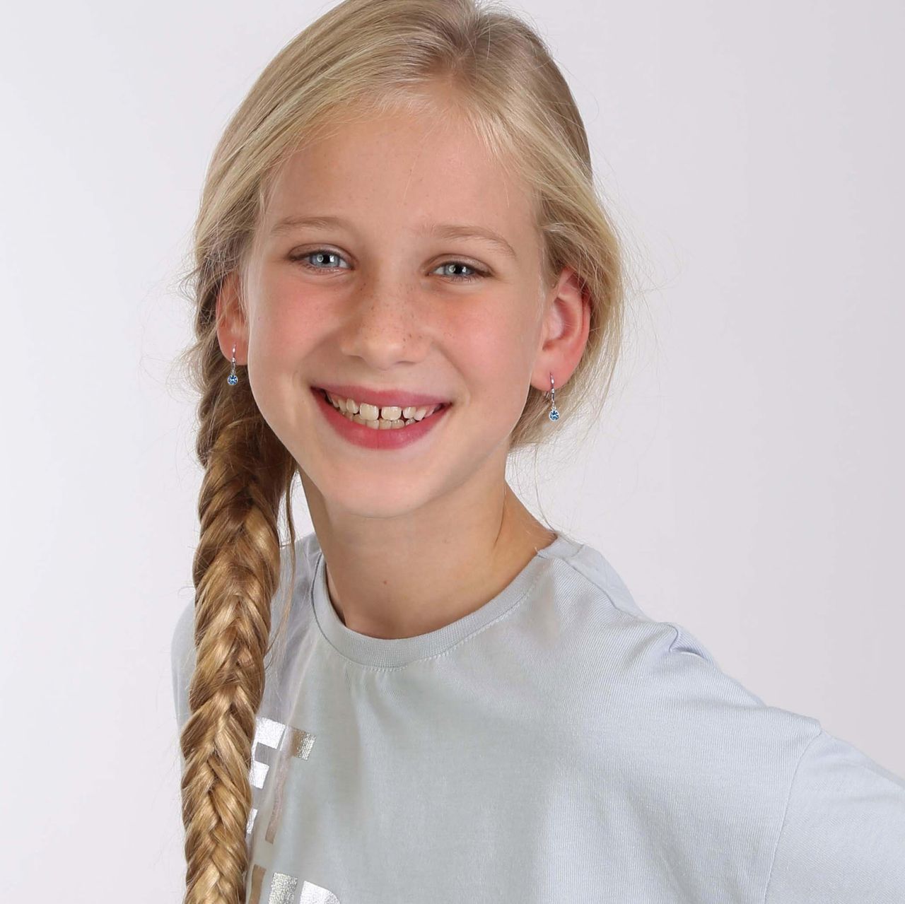 Kinderohrringe aus 925 Silber, rund mit blauem Zirkonia