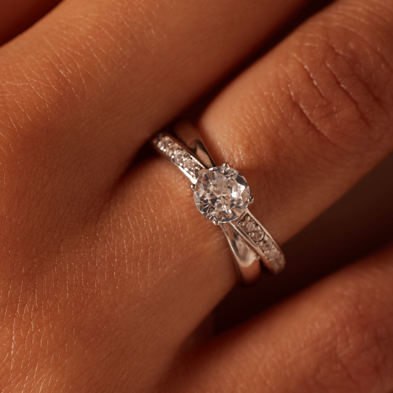 Zilveren ring met zirkonia