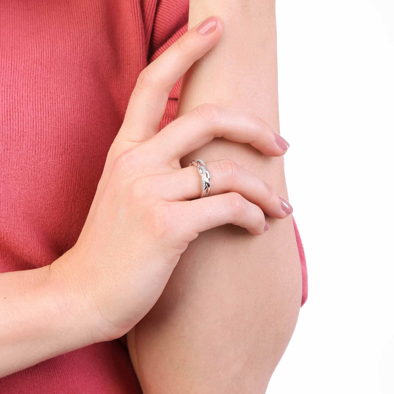 Ring aus 925 Silber, gedreht mit Zirkonia