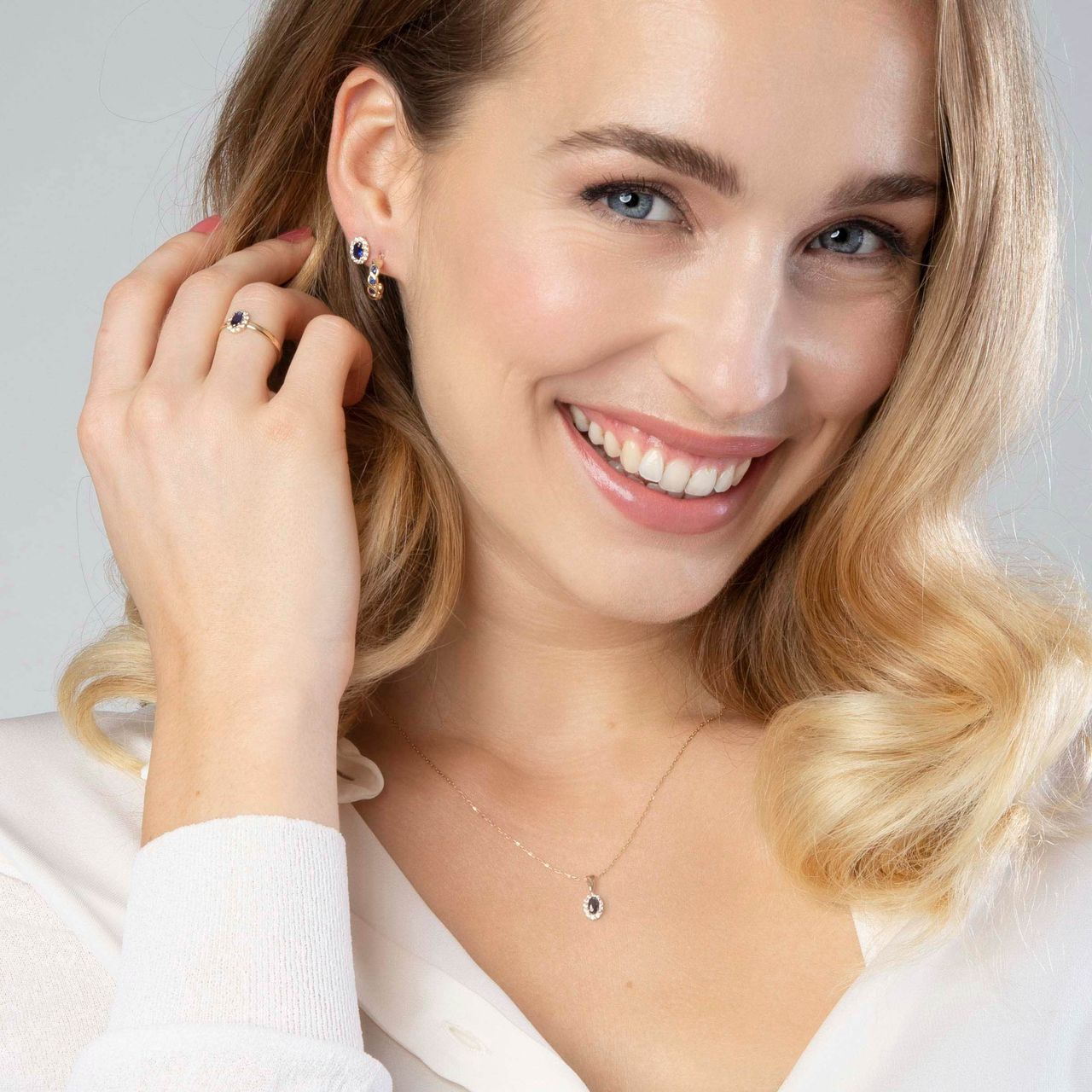 Ovale Ohrringe aus 585 Gold mit Zirkonia