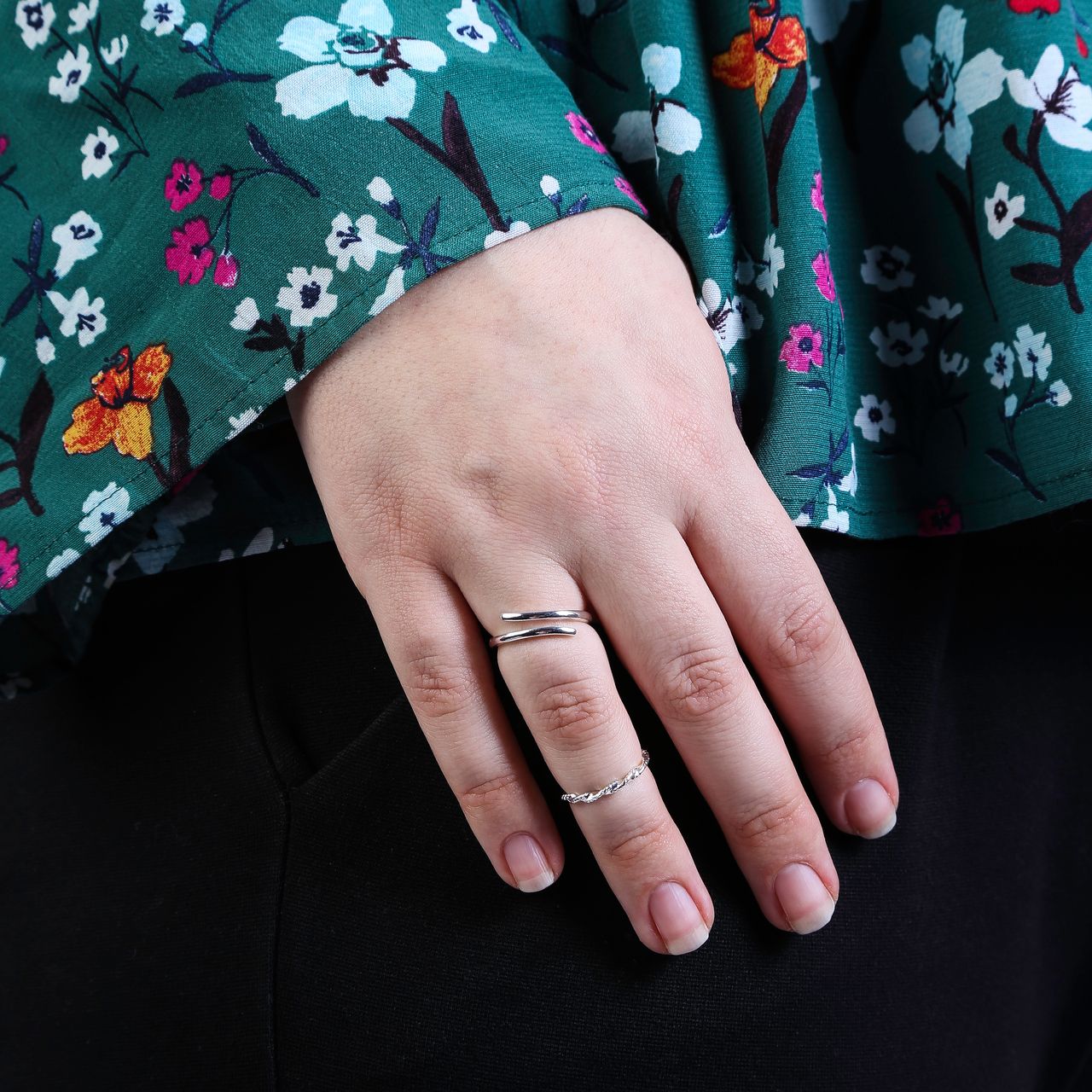 Zilverkleurige bijoux ring