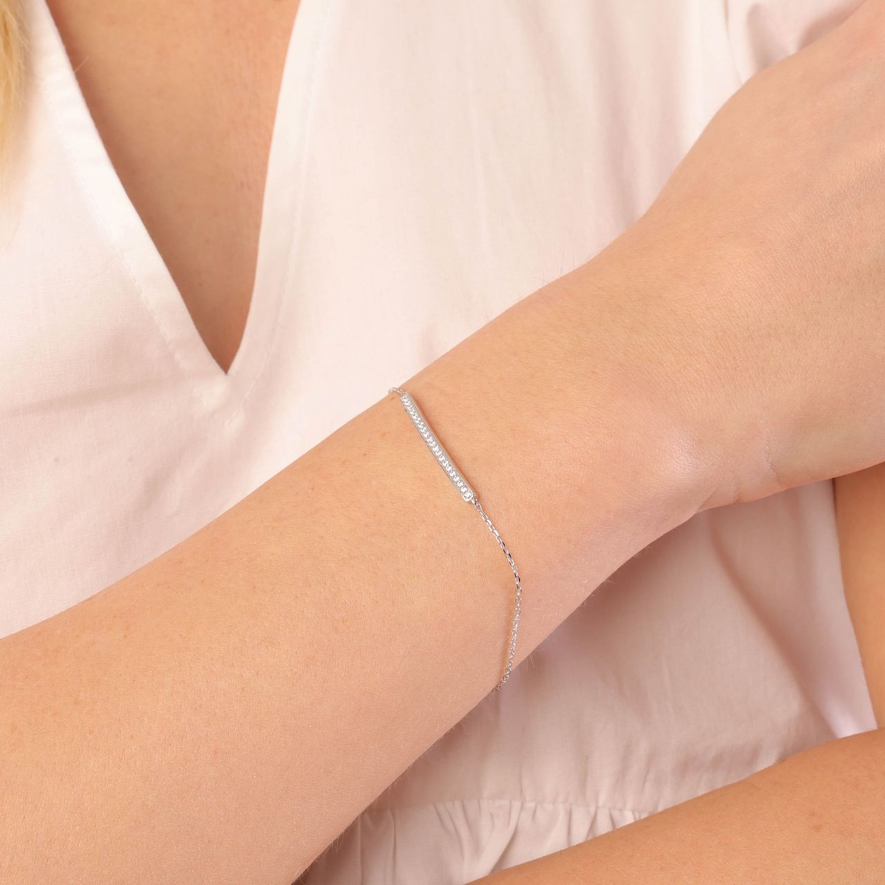 Zilveren armband bar met zirkonia