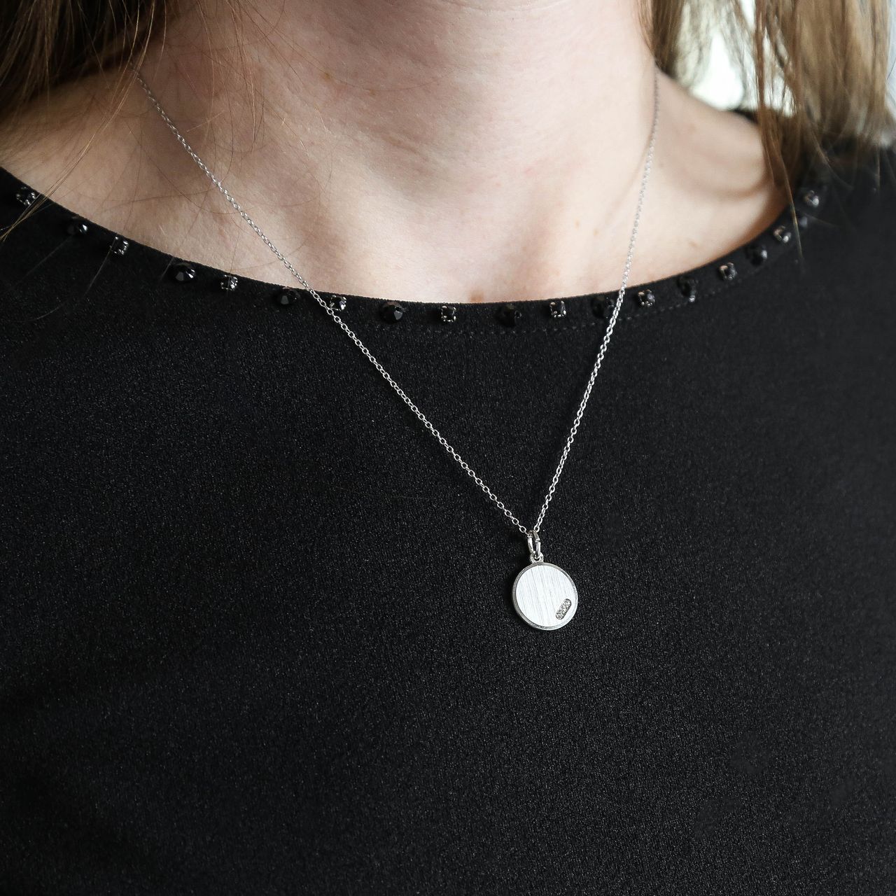 Zilveren hanger rond S met zirkonia